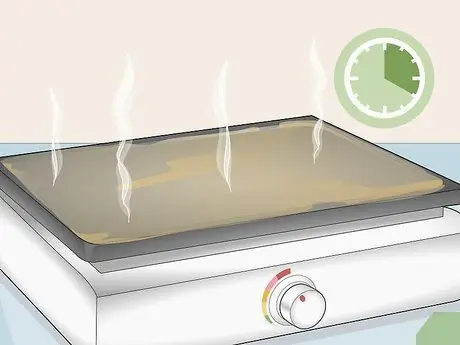 Приправить сковороду, шаг 5