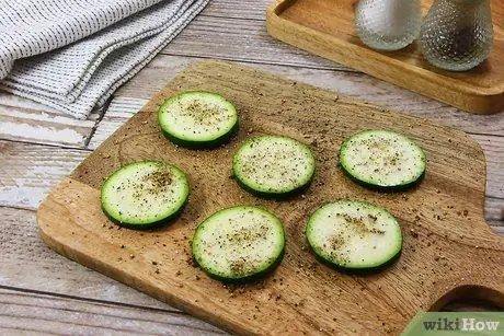 Приправить кабачки Шаг 1