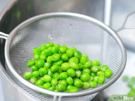 Приготовить замороженный горох Шаг 4