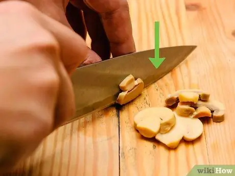 Приготовить чесночные грибы, шаг 1