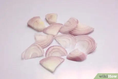 Приготовить простой луковый суп Шаг 5