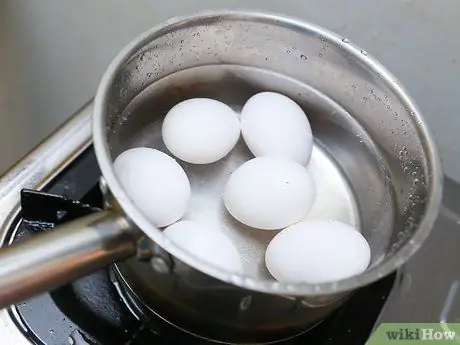 Приготовить русский салат шаг 2