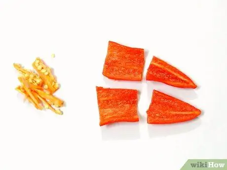 Нарезать перец чили кубиками Шаг 4