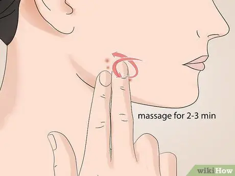 Используйте масло арганы от прыщей Шаг 3