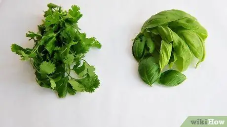 Заморозьте и сохраните травы в оливковом масле, шаг 3