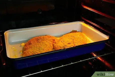 Используйте молотые орехи вместо панировочных сухарей Шаг 9
