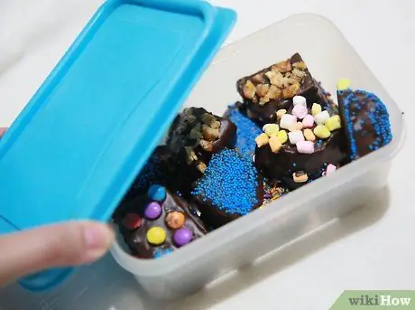 Приготовьте кусочки пирожного в шоколаде, шаг 14