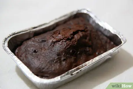 Приготовьте кусочки пирожного в шоколаде, шаг 7