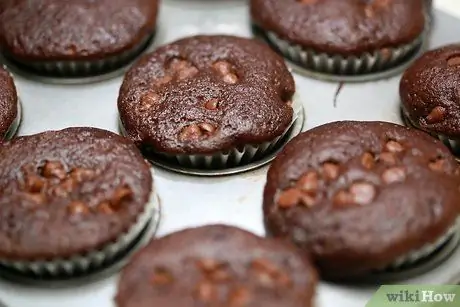 Приготовить шоколадные кексы Шаг 8