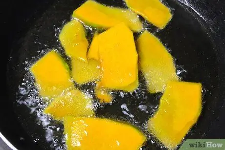 Приготовить чипсы из мускатной тыквы Шаг 5