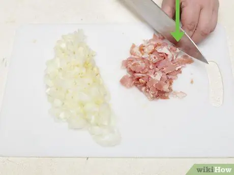 Приготовить фрикадельки с беконом Шаг 2