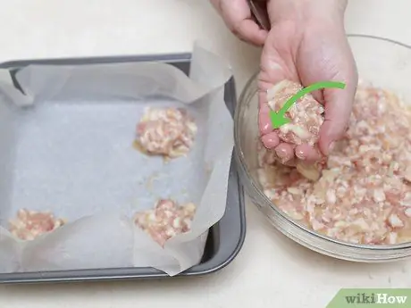 Приготовить фрикадельки с беконом Шаг 4