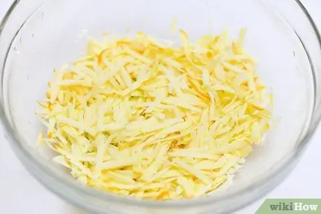 Сделайте шарик из дымного сыра Шаг 10