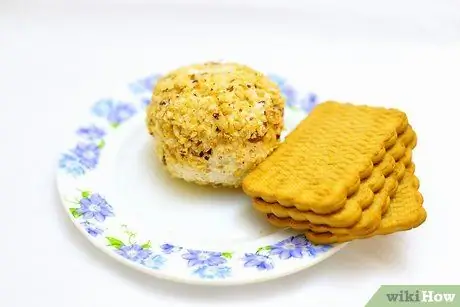 Сделайте шарик из дымного сыра Шаг 6