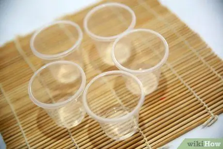 Приготовьте шоты из кокосового желе с ананасом на острове Шаг 1