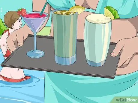 Устройте вечеринку у бассейна Шаг 12