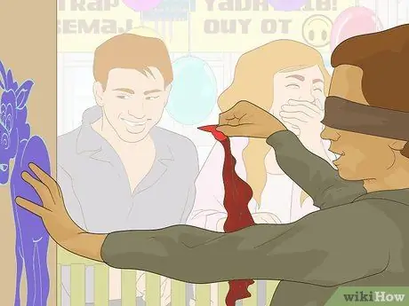 Проведите вечеринку по случаю дня рождения задом наперед Шаг 13