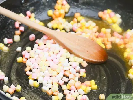 Приготовить рисовые хрустящие лепешки Шаг 3