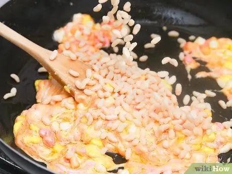 Приготовить рисовые хрустящие лепешки Шаг 4