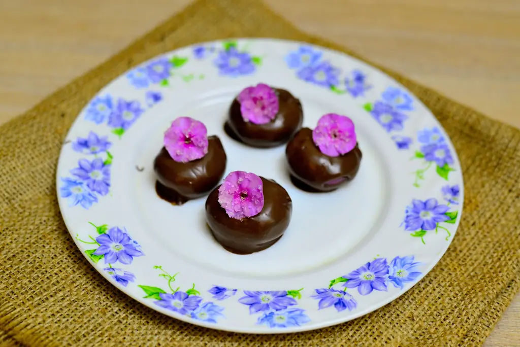 Как сделать фиолетовые кремы: 10 шагов (с иллюстрациями)