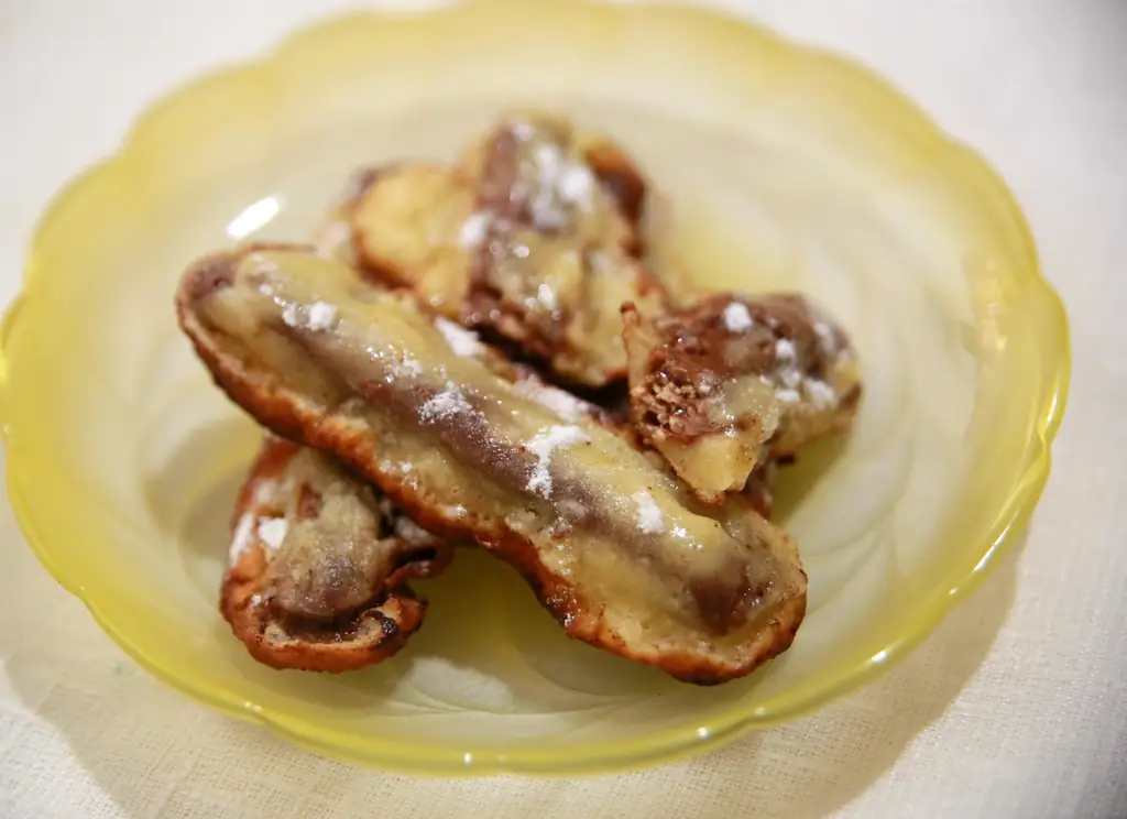 Как приготовить Kit Kat во фритюре: 11 шагов (с иллюстрациями)