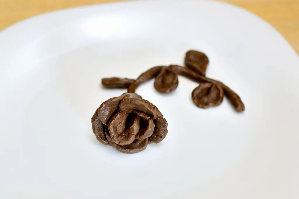 Как сделать шоколадные розы: 13 шагов (с иллюстрациями)