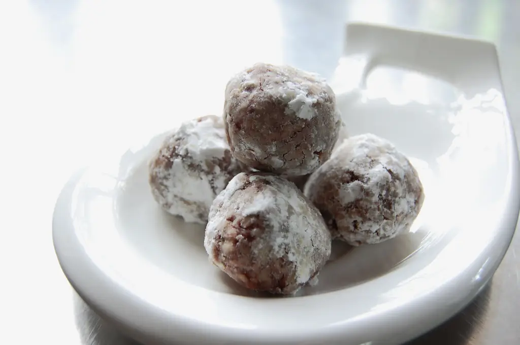 Как сделать шоколадные шарики: 8 шагов (с иллюстрациями)