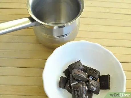 Растопить шоколад с жидкостью Шаг 4