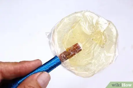 Приготовить леденцы на палочке из сахара Шаг 13