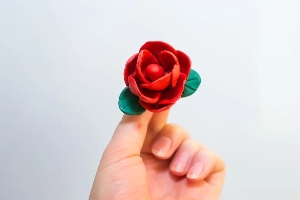 Как сделать розы из помады: 14 шагов (с иллюстрациями)