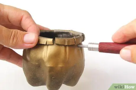 Сделайте горшок с золотыми конфетами Шаг 13