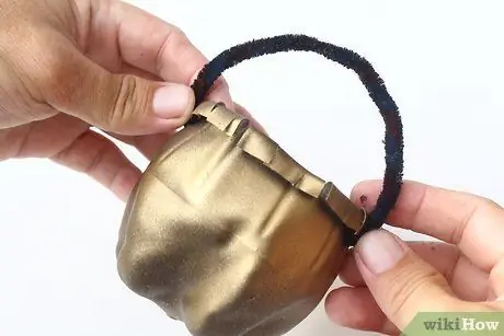 Сделайте горшок с золотыми конфетами Шаг 15