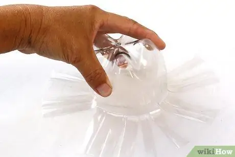 Сделайте горшок с золотым блюдом из конфет Шаг 5