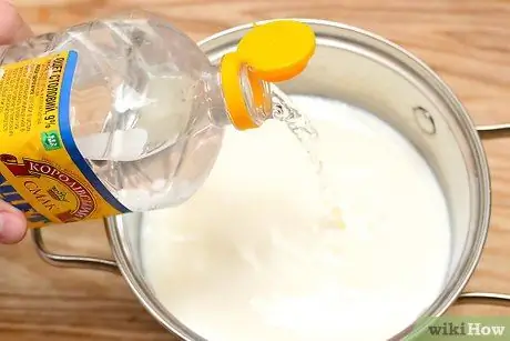 Сделайте творог и сыворотку Шаг 3