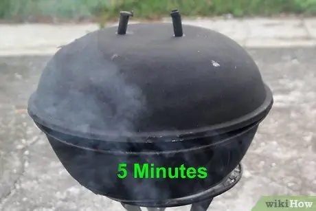 Приготовить или запечь целую рыбу Шаг 15