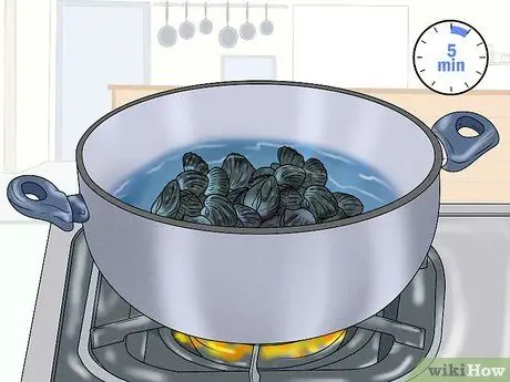 Готовьте фаршированные моллюски Шаг 8