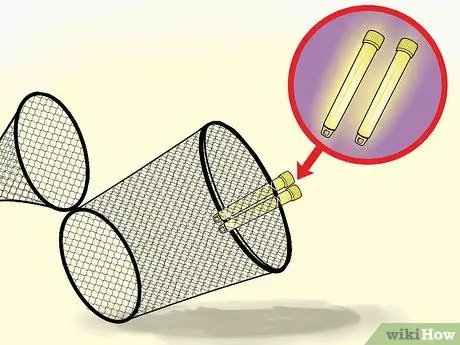 Наживка и использование ловушки для гольяна Шаг 3