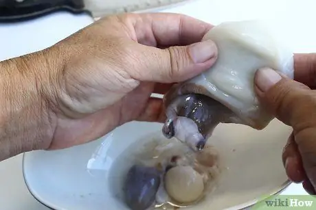 Очистить осьминога, шаг 2