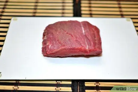 Измельчите мясо до желаемой толщины, шаг 3