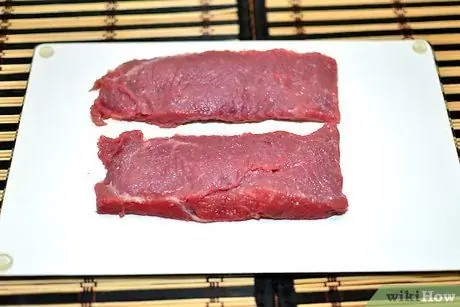 Измельчите мясо до желаемой толщины Шаг 9