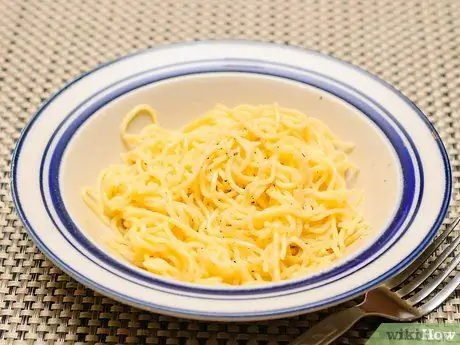 Приготовить лапшу с маслом Шаг 9