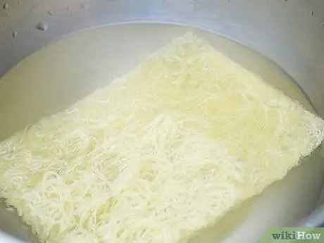 Приготовить лапшу ширатаки, шаг 2
