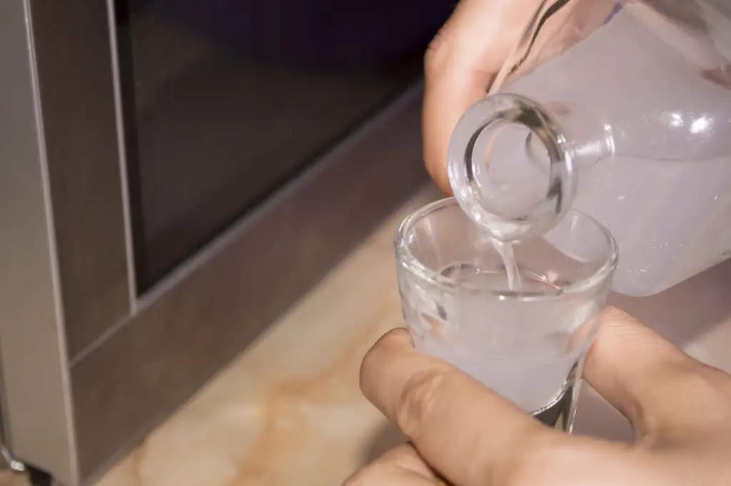 Как нагреть саке (с иллюстрациями)