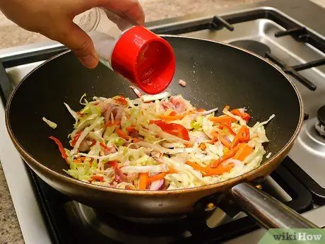 Приготовьте ресторанный чау-мейн в домашних условиях Шаг 7