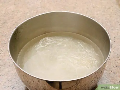 Приготовить жареную лапшу шаг 2