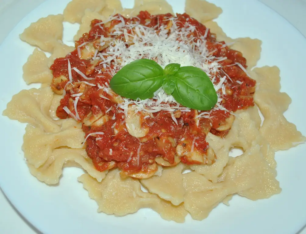 Как приготовить пасту Фарфалле: 15 шагов (с иллюстрациями)