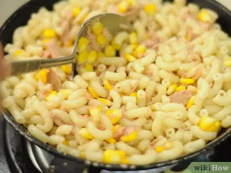 Сделайте лучшую домашнюю пасту с тунцом Шаг 8