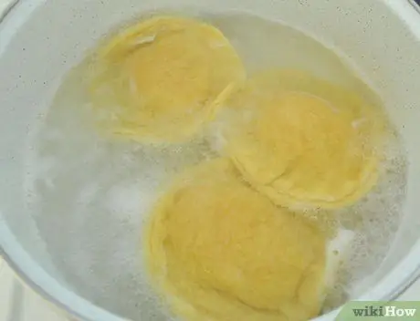 Приготовить яичные равиоли Шаг 12