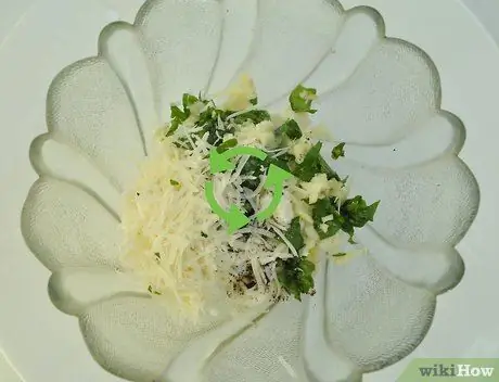 Приготовить яичные равиоли, шаг 3