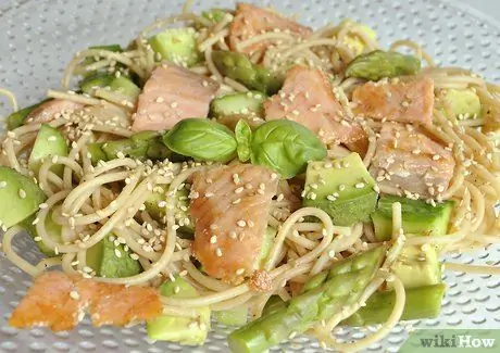 Приготовьте миску с лапшой из лосося Шаг 12